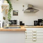 Historic Charm, Modern Comfort - Accommodation In The Heart Of The Old Town