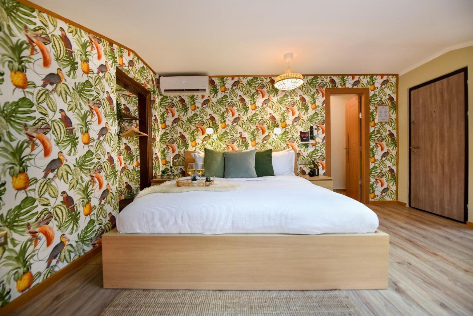 Apartment Historic Charm, Modern Comfort - In The Heart Of The Old Town *