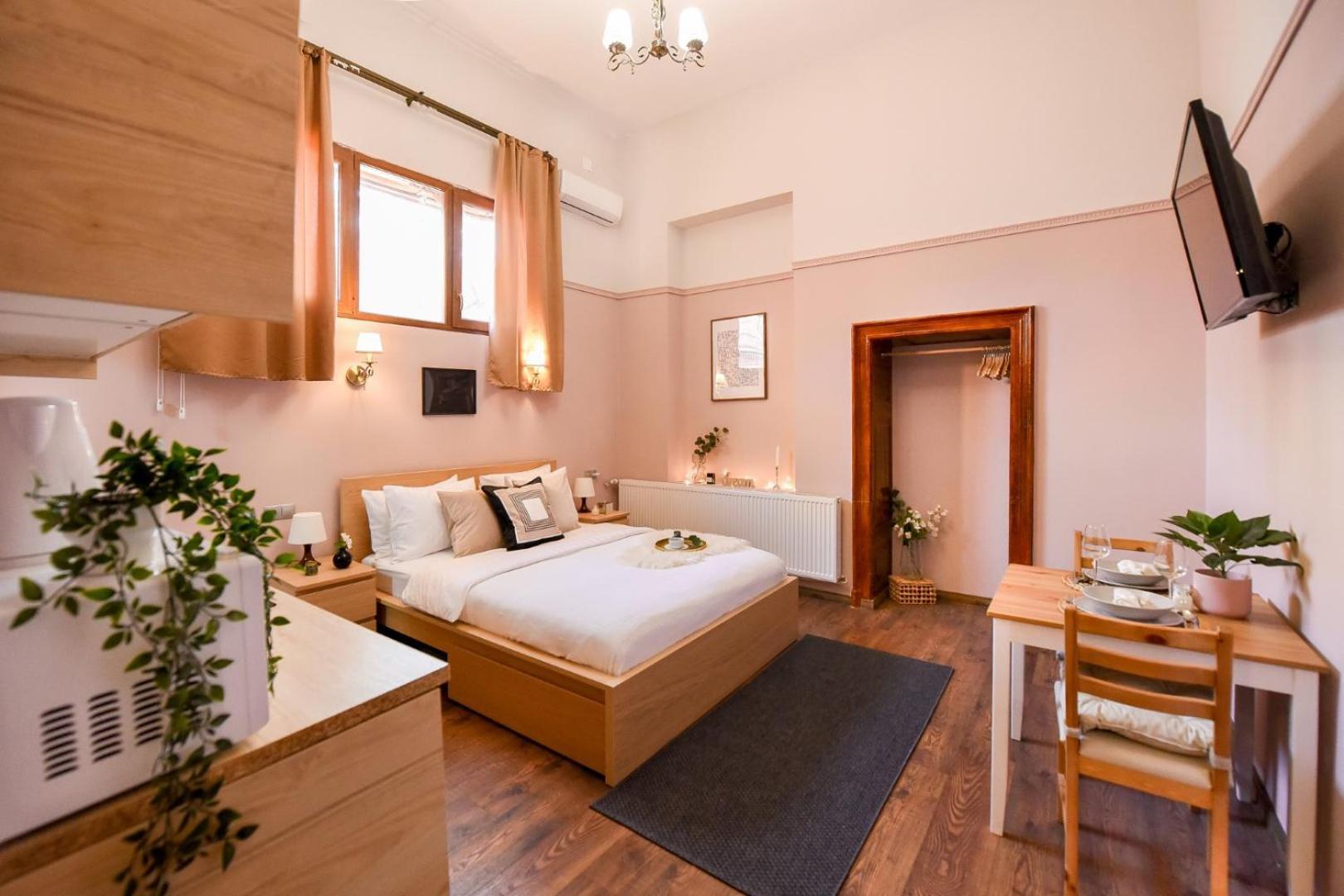 Apartment Historic Charm, Modern Comfort - In The Heart Of The Old Town *