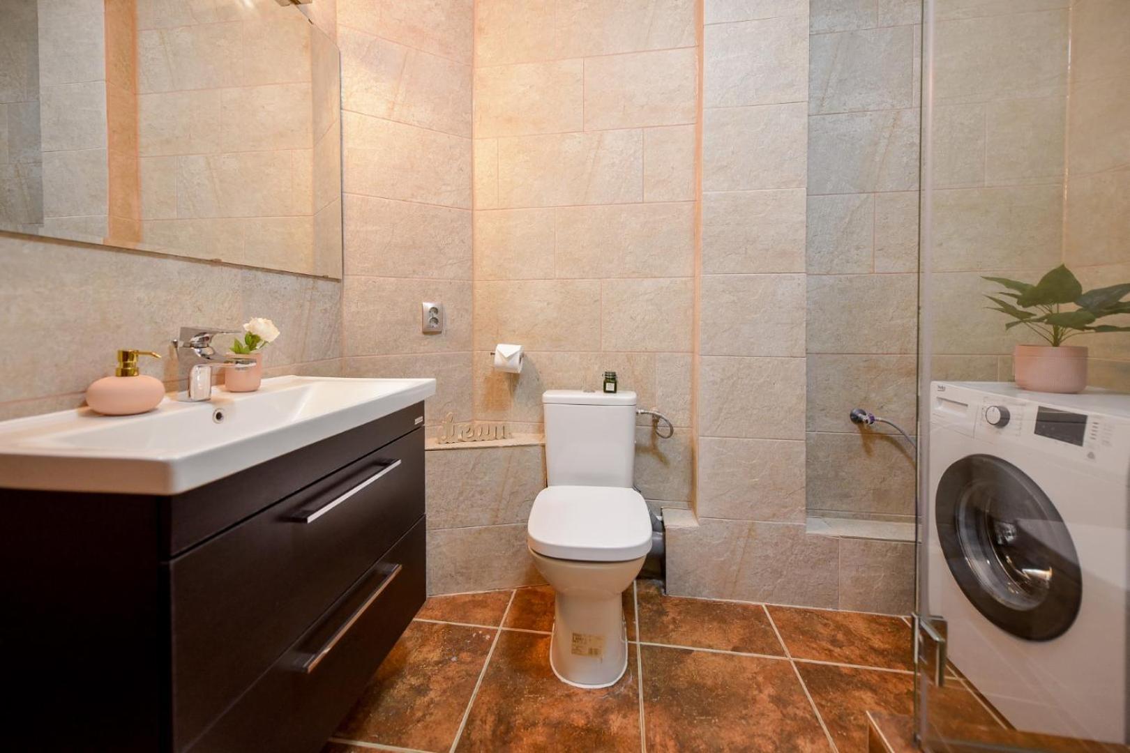 Historic Charm, Modern Comfort - In The Heart Of The Old Town Apartment Bucharest