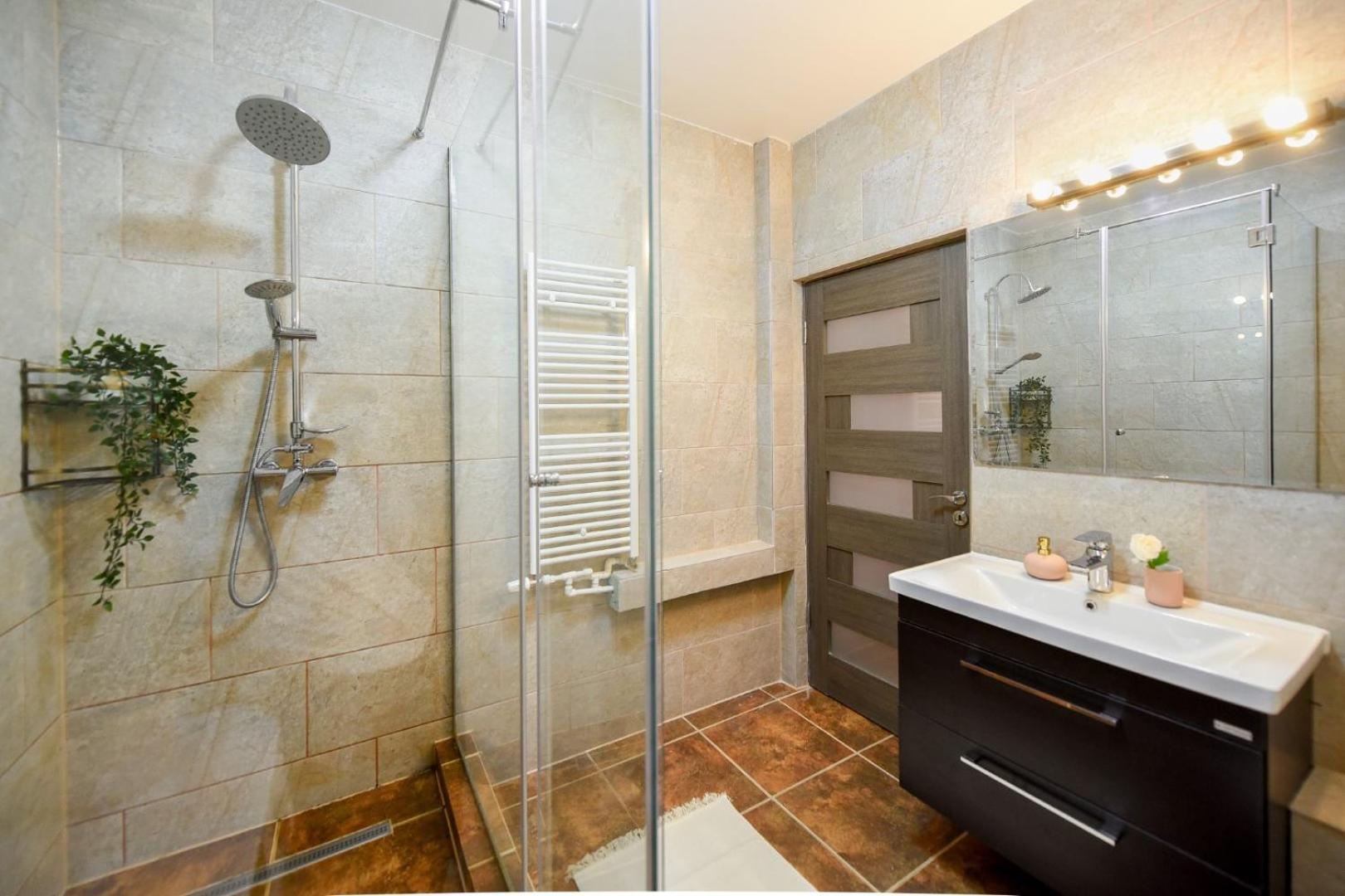 Historic Charm, Modern Comfort - In The Heart Of The Old Town Apartment Bucharest