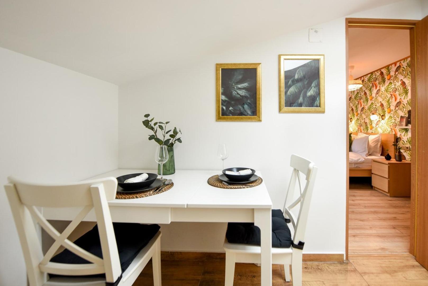 Apartment Historic Charm, Modern Comfort - In The Heart Of The Old Town *