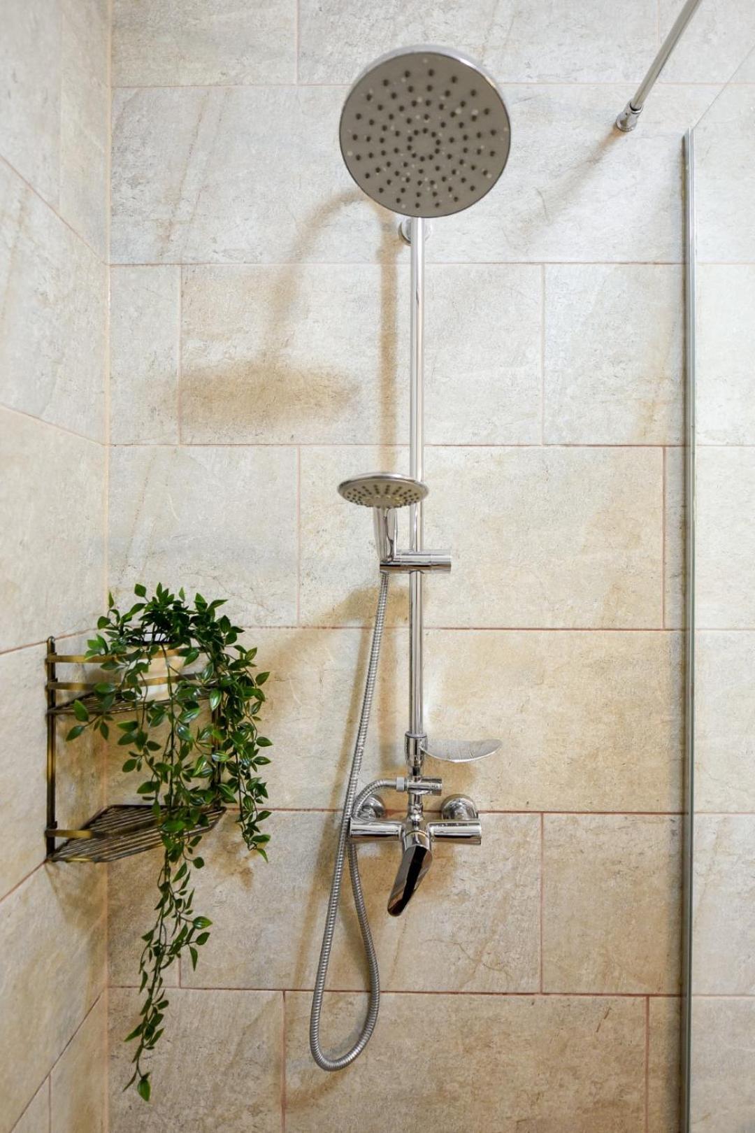 Historic Charm, Modern Comfort - In The Heart Of The Old Town Apartment Bucharest