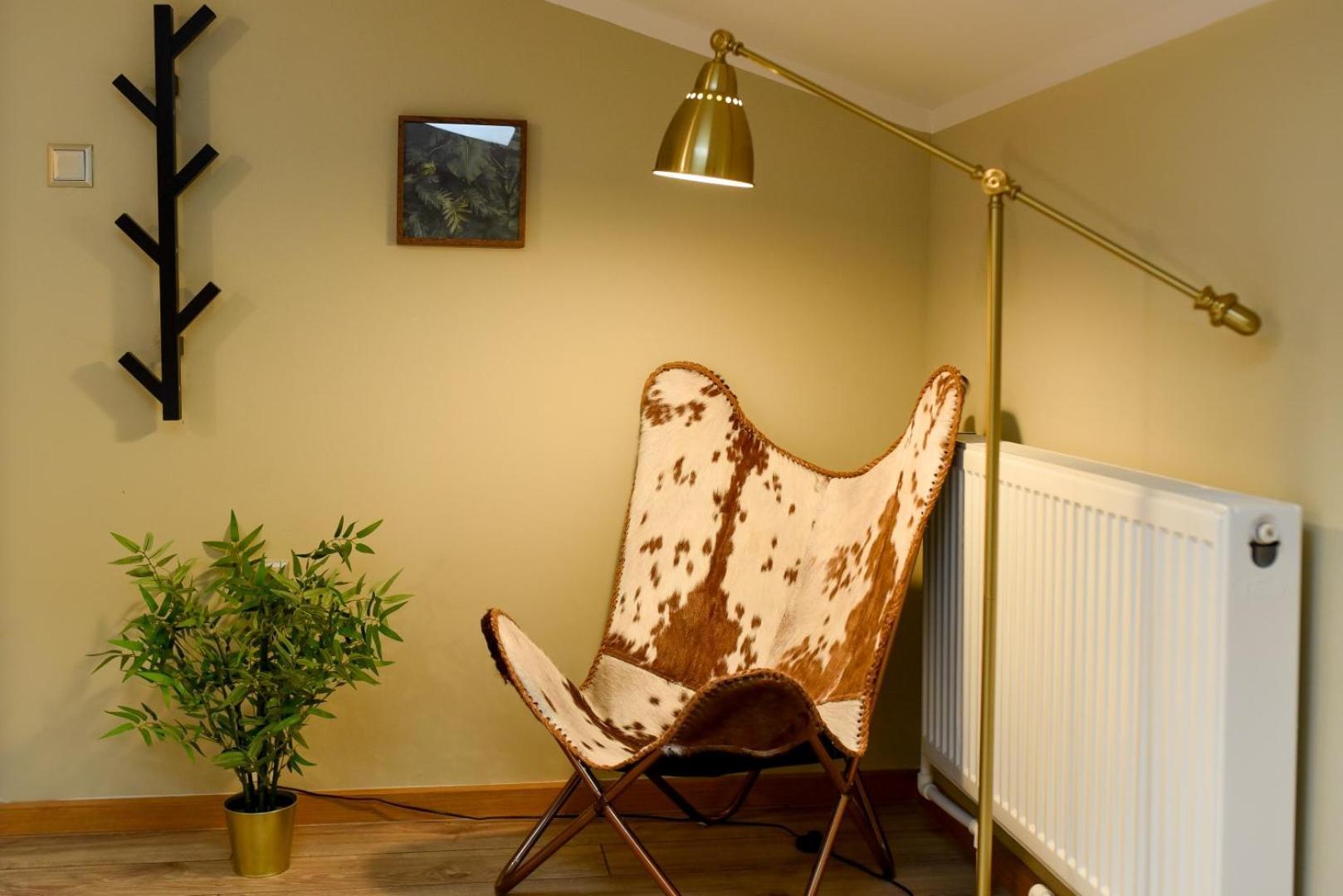 Historic Charm, Modern Comfort - In The Heart Of The Old Town Apartment